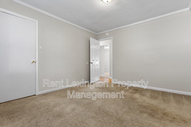 Building Photo - 3352 Hartston Dr