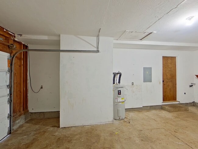 Building Photo - 24798 Parkside Dr