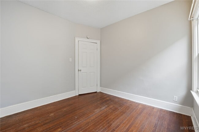 Building Photo - 449 Bird Ave