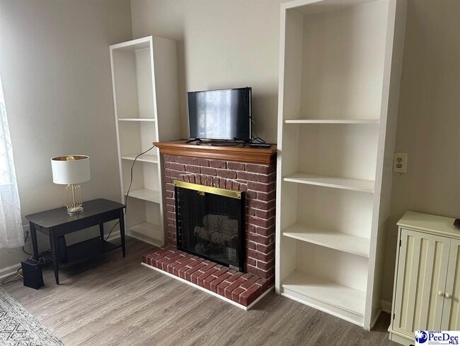 Building Photo - 419 S Coit St