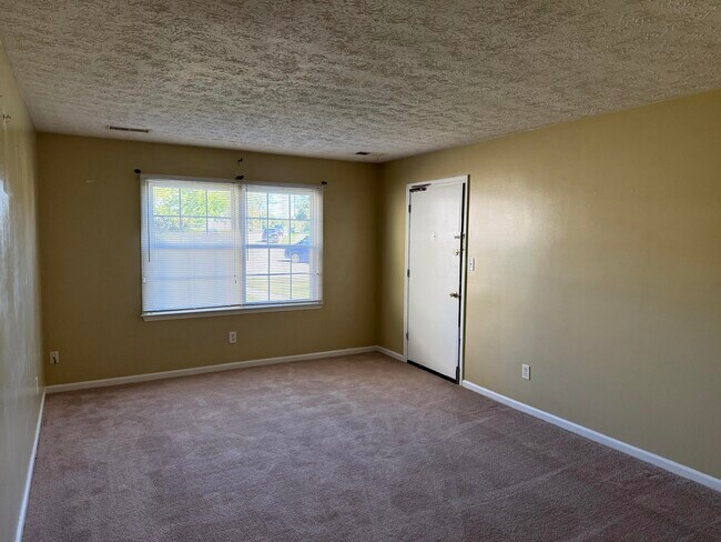 Building Photo - 2901 Winter Garden Dr