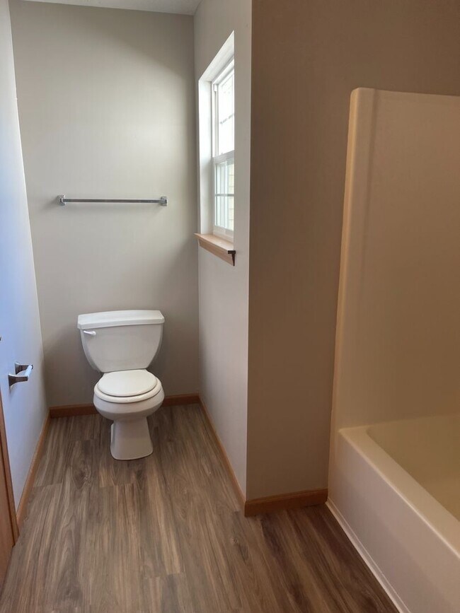 Building Photo - 3368 Edison Dr