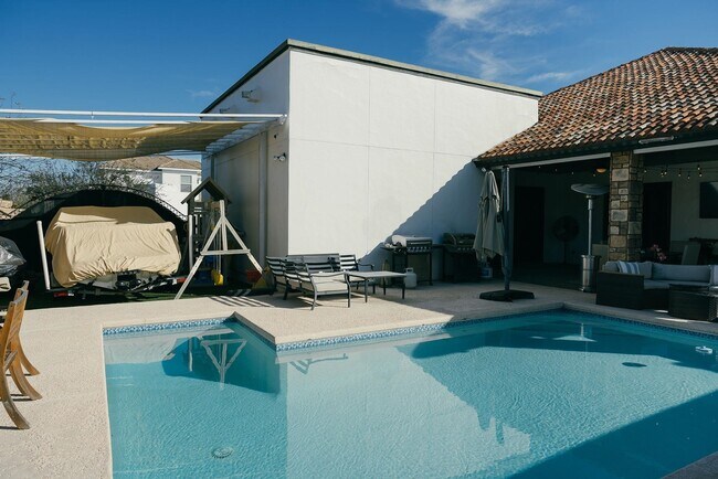 Building Photo - 302 Lake Clark Ct