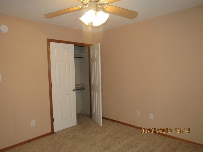 Building Photo - PET FRIENDLY WITH OWNER APPROVAL!!