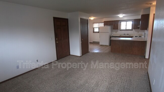Building Photo - 4953 Basswood Dr