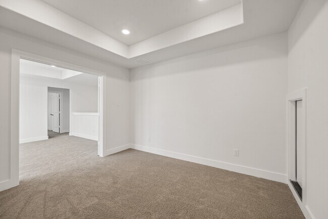 Building Photo - 832 Sarasota Shore Dr