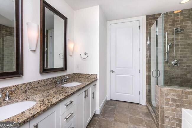 Building Photo - 270 17th St NW