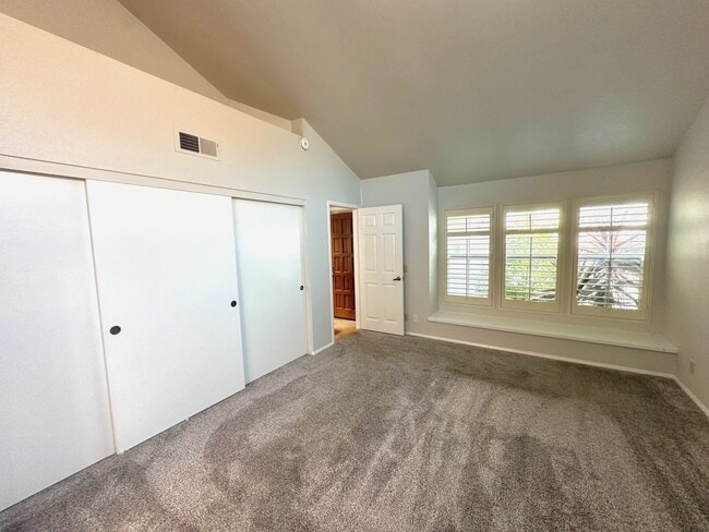 Building Photo - 15880 Avenida Villaha