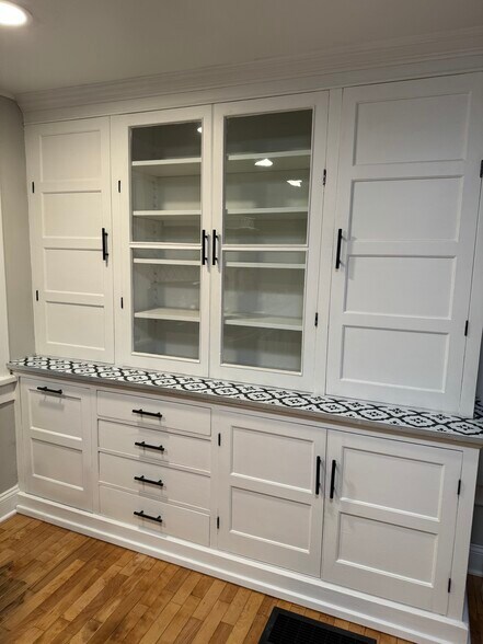 Kitchen Storage - 1005 N State St