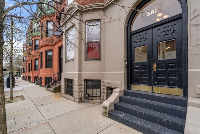 Primary Photo - 591 Beacon St