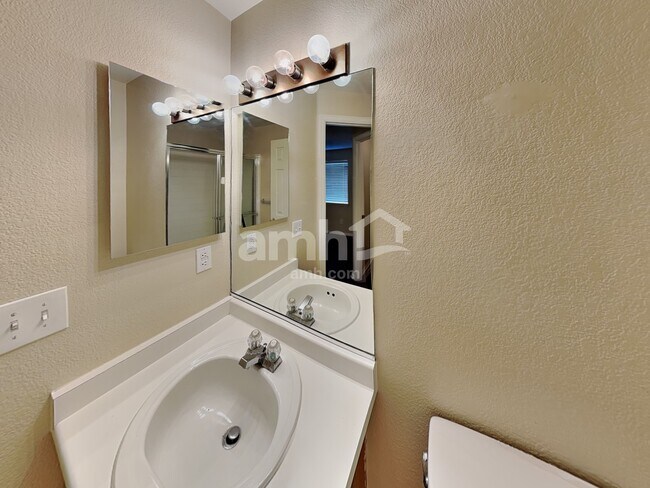 Building Photo - 2664 Comanche Creek Dr