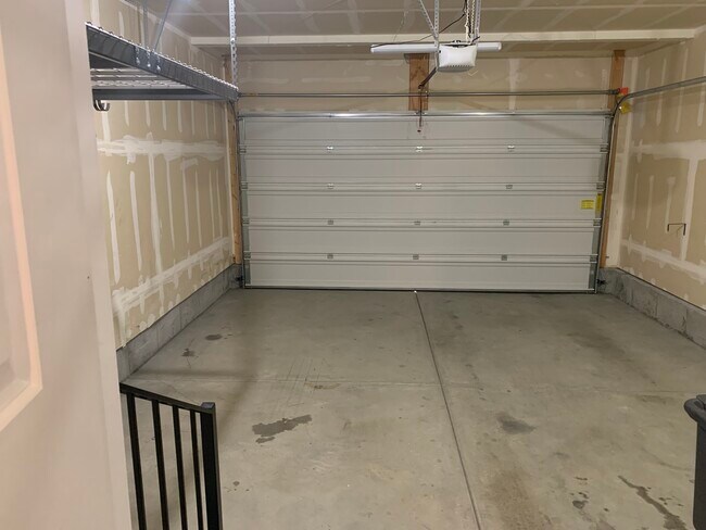 2 car garage - 14937 S Messi St