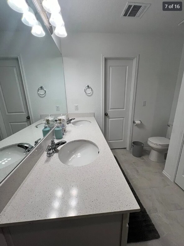 Building Photo - Room in Townhome on Spotted Leaf Wy