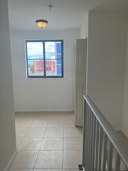 Building Photo - 1134 NW 5th St