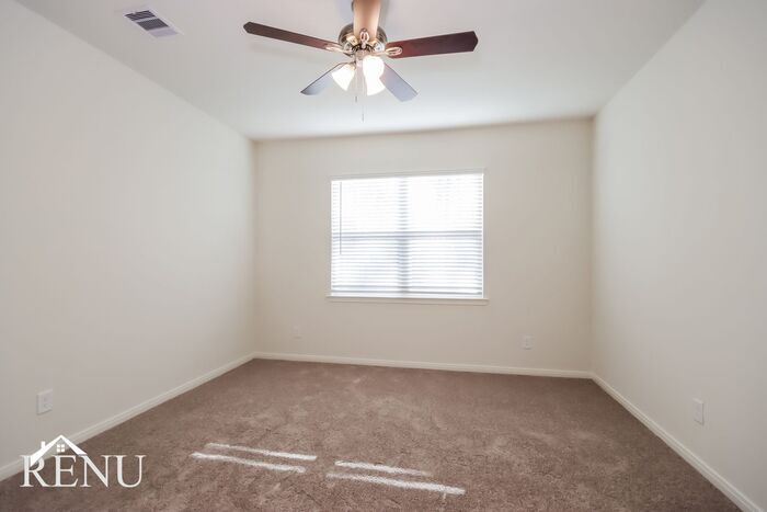 Building Photo - 10458 Sweetwater Creek Dr