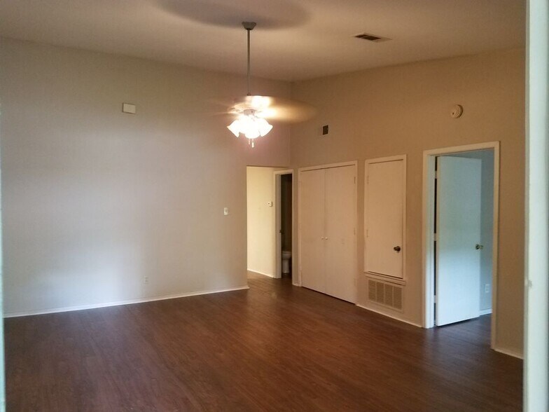 Building Photo - 124 S McKown Avenue
