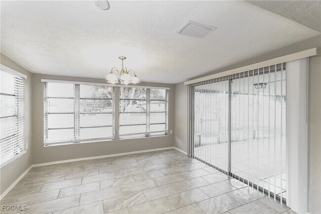 Building Photo - 4215 Tarpon Rd