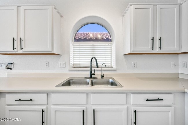 Building Photo - 4627 E White Aster St