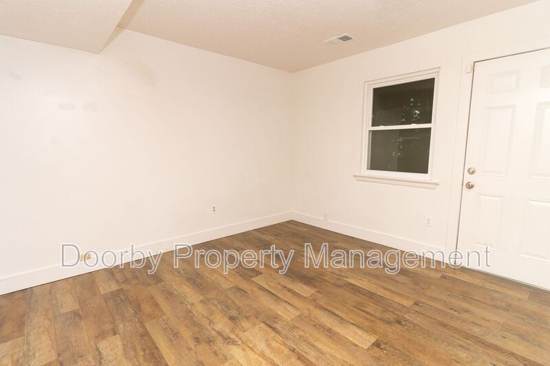 Building Photo - 3728 Chula Vista Dr