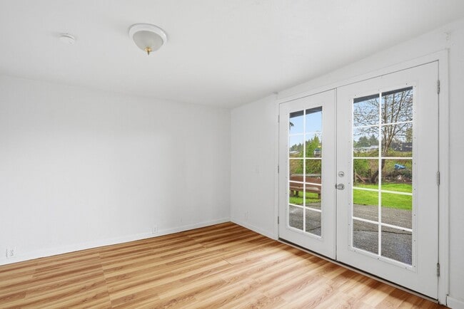 Building Photo - 3 BD | 2 BA Home with Great Backyard & Fireplace