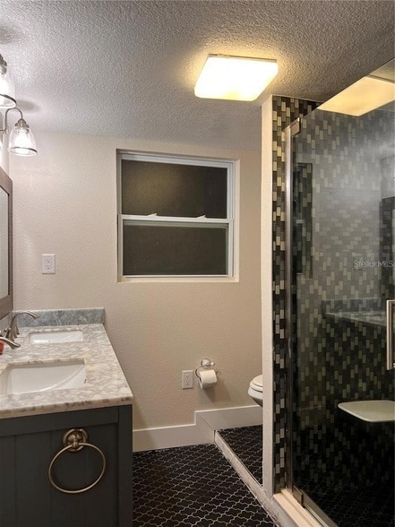 Building Photo - 14715 Bayonne Rd