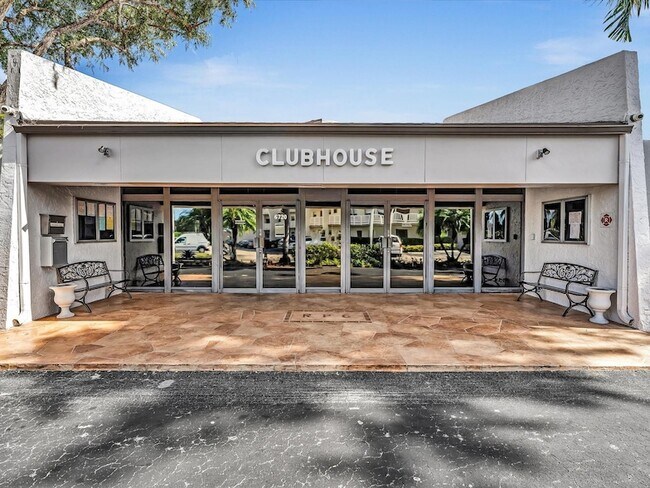 Building Photo - 6570 Royal Palm Blvd