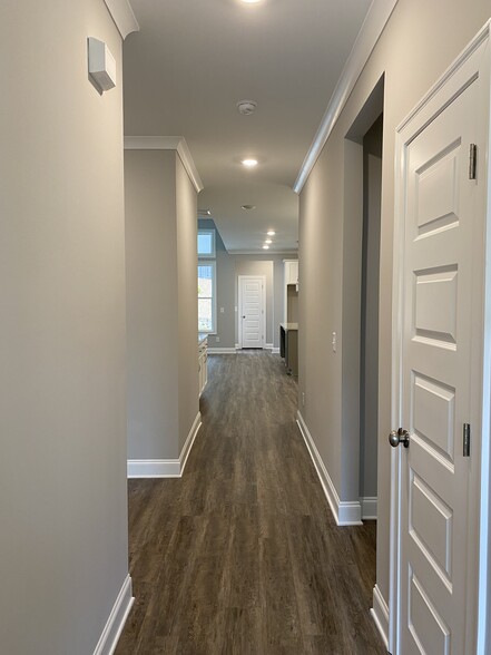 Hallway - 325 Edgewater Dr