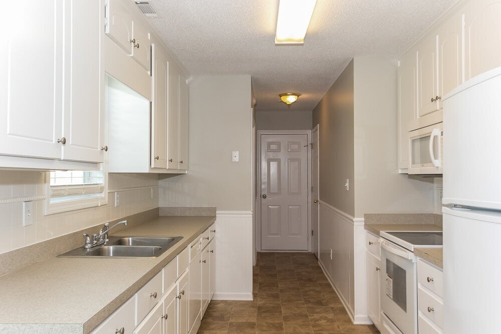 Building Photo - 1136 Larkspur Dr