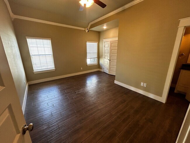 Building Photo - Beautiful three bedroom three-bathroom Napa home