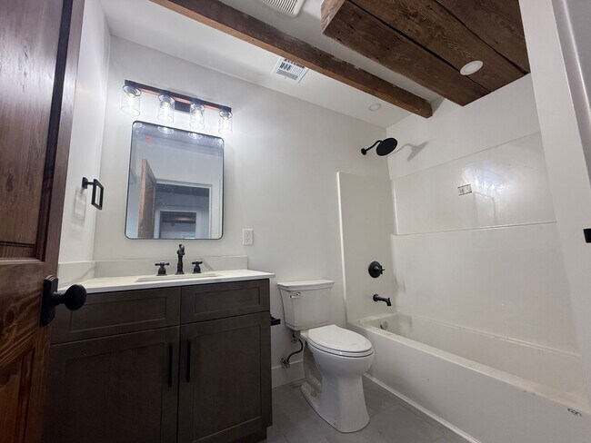 Building Photo - Amazing Brand New Renovated Farmhouse. Don't Miss.