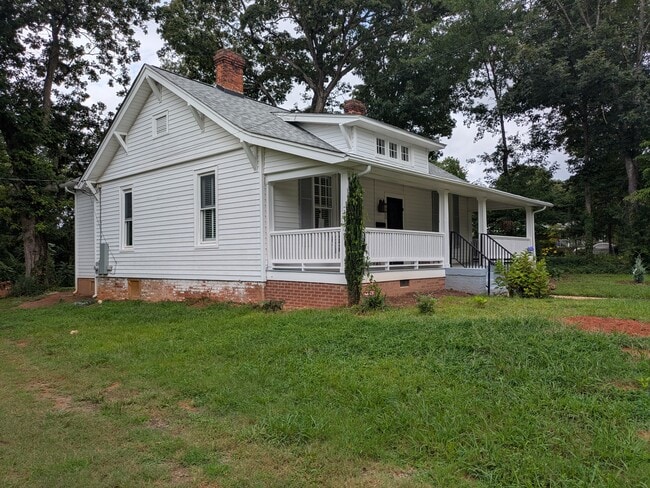 Building Photo - 222 Burkewood Dr