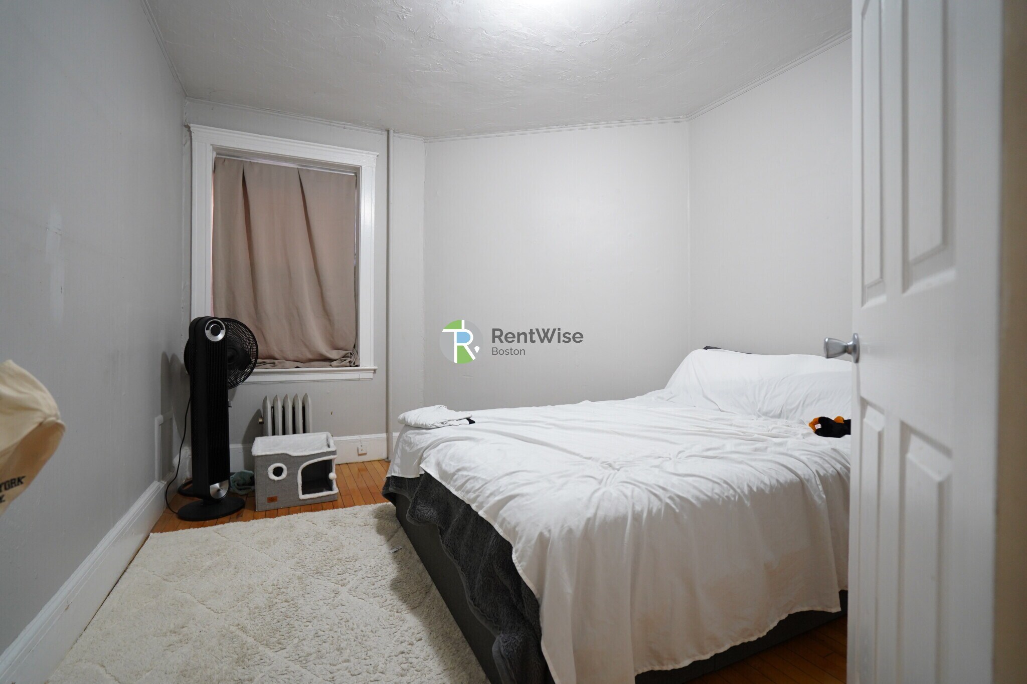 Building Photo - 142 Davis Ave