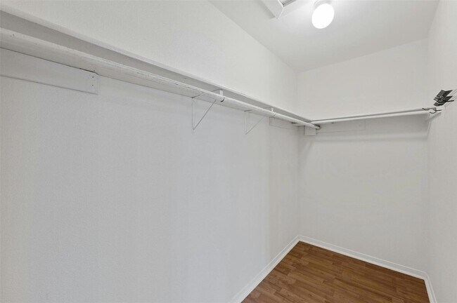 Building Photo - 1904 Goodrich Ave