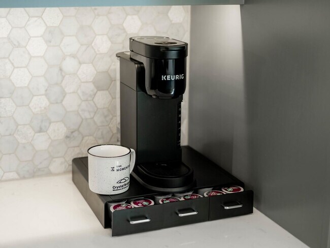 Building Photo - 707 SE A St