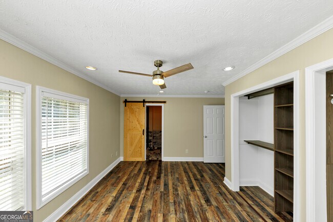 Building Photo - 1810 Evans Dr SW