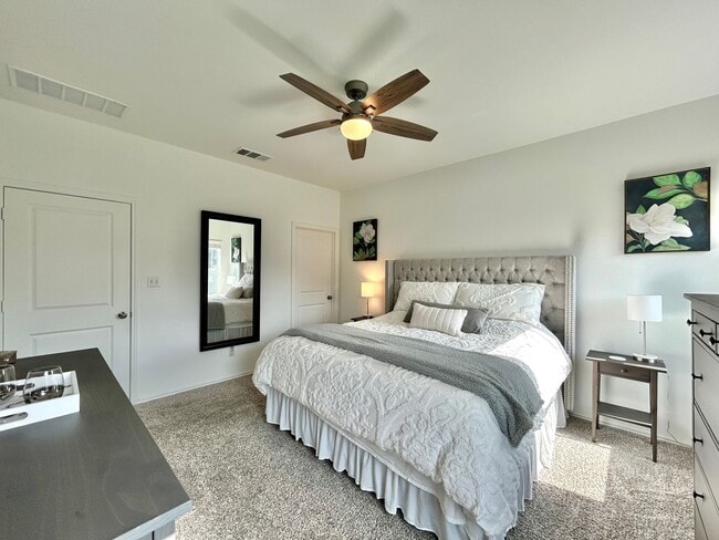 Building Photo - 3/BR 2/BA Home with Modern Comforts and a ...