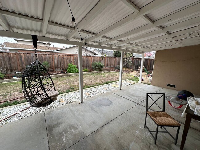 Building Photo - 4608 Bucknall Rd