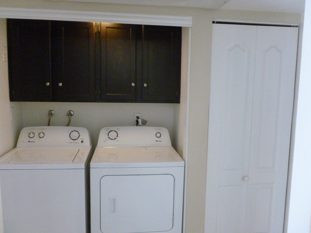 Building Photo - 7100 Pirates Cove Rd