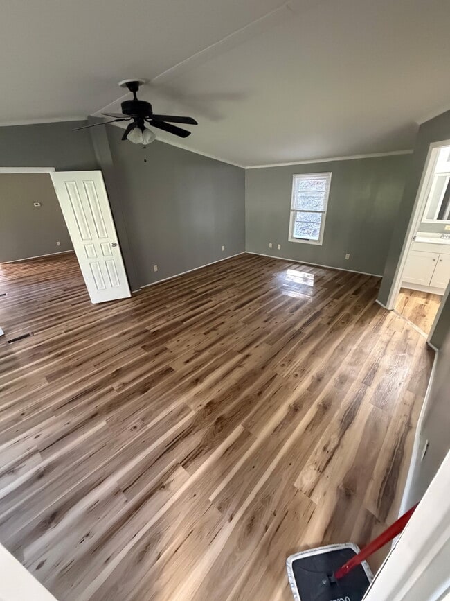 Building Photo - 214 Magnolia Way