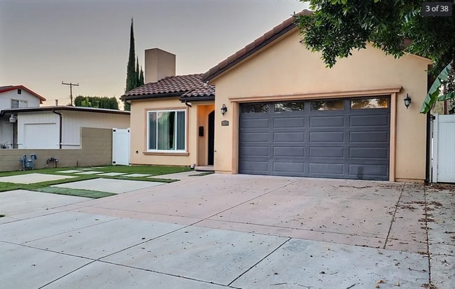 Building Photo - Now Leasing: Modern Arcadia Home – 4 Beds, 4 Baths, Premium Kitchenaid Kitchen, Three-Car Garage ...