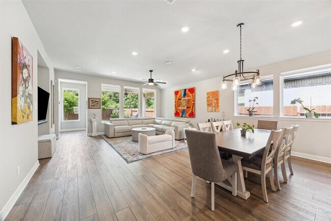 Building Photo - 9727 Birchwood Holw Trl