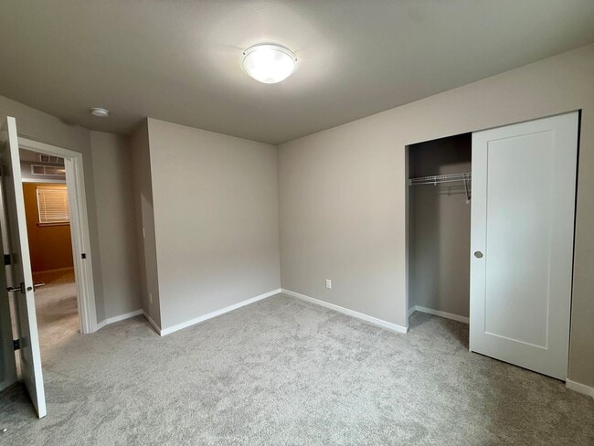 Building Photo - Renton Home