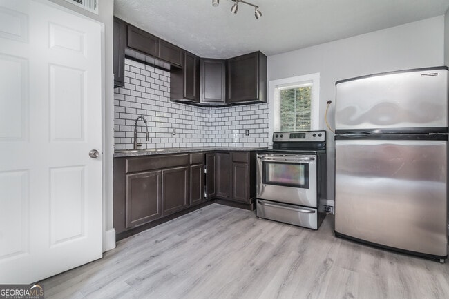 Primary Photo - 511 Gresham Park Dr