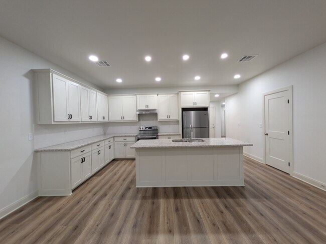 Building Photo - 1116 Black Jack Dr