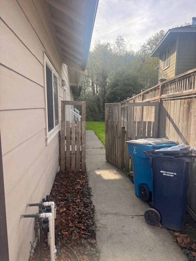 Building Photo - 2907 Janes Creek Dr