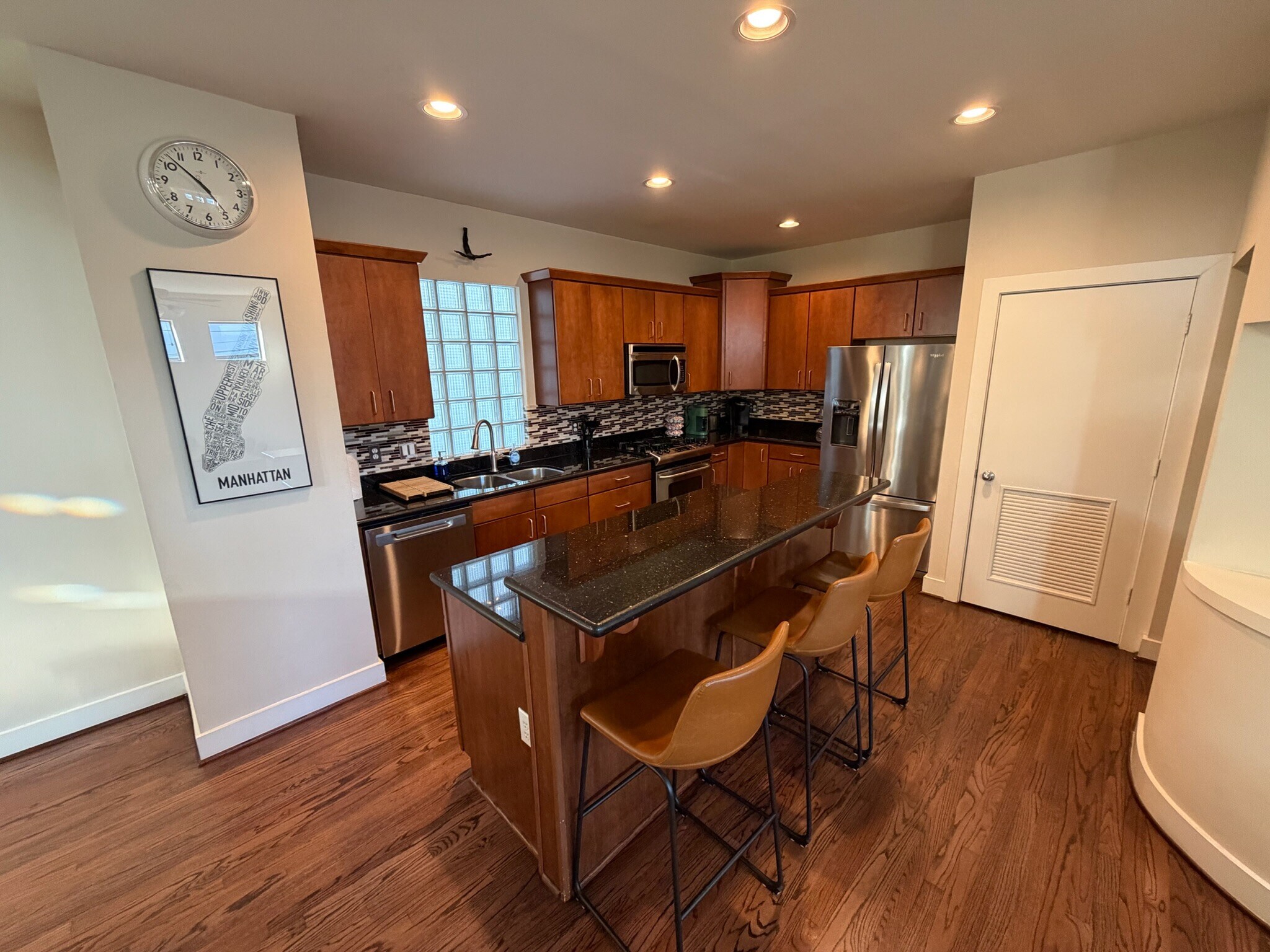 Building Photo - 5810 Darling St