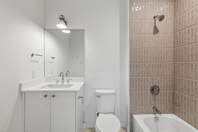 Building Photo - 6144 Oram St