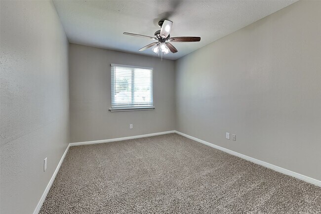 Building Photo - 2330 Wren Meadow Rd
