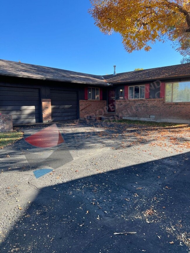 Building Photo - 712 Murphy Dr