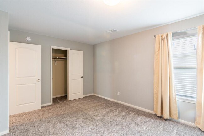 Building Photo - 13142 Silverglen Run Trl